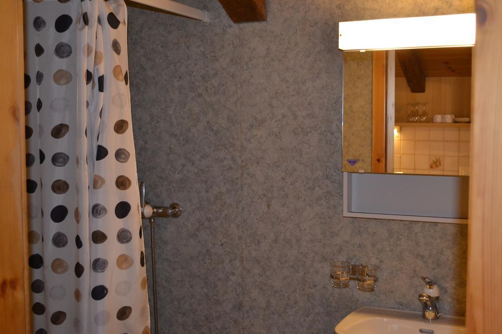 B&B Chasa Arfusch Ardez Rom bilde